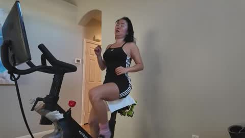 Jiwon online show from January 16, 2026, 9:30 pm