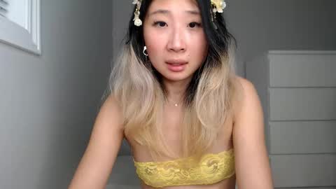 Jiwoo online show from January 13, 2026, 11:54 pm