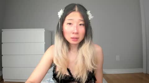 Jiwoo online show from March 19, 2026, 12:25 am