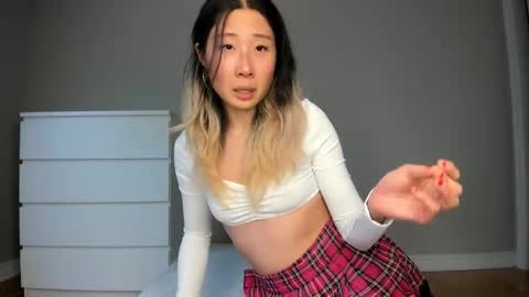 Jiwoo online show from March 25, 2026, 6:36 pm