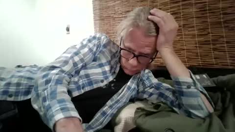 jizzmitten5 online show from March 9, 2026, 6:28 am