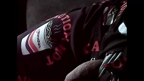 Snapshot of jj350ss chatting on December 12, 2024, 4:32 pm jj350ss online show from December 12, 2024, 4:32 pm