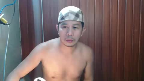 jjboy74472 online show from October 3, 2025, 9:23 pm