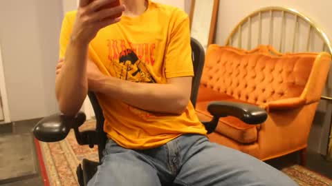 jjjjjfive online show from May 17, 2026, 4:54 am