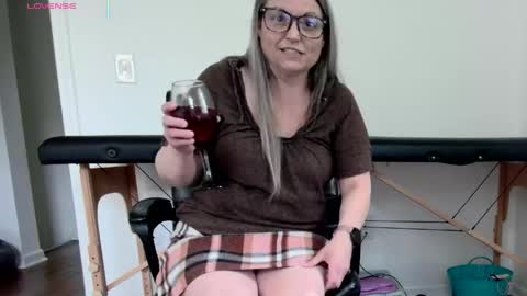 Nicole  Allen online show from May 20, 2026, 11:33 pm