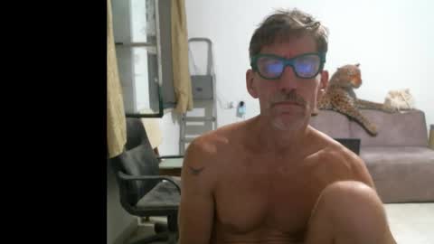 jlmbud online show from October 3, 2025, 7:55 pm