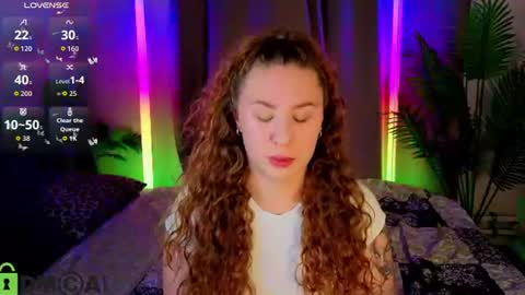 Snapshot of joan_green chatting on July 18, 2026, 3:00 am GMT2 Tue-Wed Fri-Sun 3-9AM Joan green online show from July 18, 2026, 3:00 am