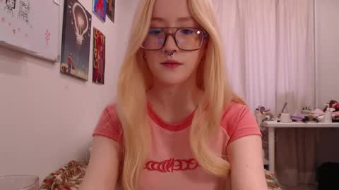 joan_kiss online show from October 24, 2025, 9:28 am
