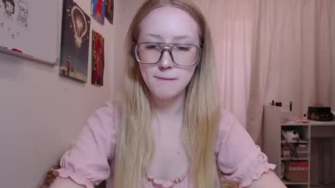 Snapshot of joan_kiss chatting on August 2, 2026, 2:48 pm joan_kiss online show from August 2, 2026, 2:48 pm