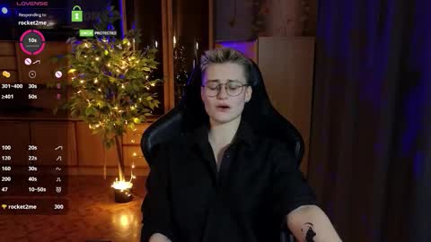 J online show from March 4, 2026, 9:43 pm