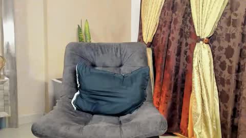 JOAN SAENZ online show from February 24, 2025, 4:16 am