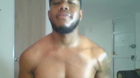 JOAN SAENZ online show from November 25, 2025, 2:33 am