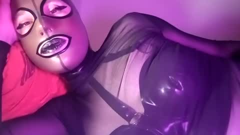 Snapshot of joanesxfree chatting on January 9, 2025, 11:02 pm The sweetest toy online show from January 9, 2025, 11:02 pm