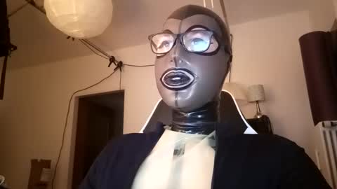 Snapshot of joanesxfree chatting on February 3, 2025, 10:00 pm The sweetest toy online show from February 3, 2025, 10:00 pm