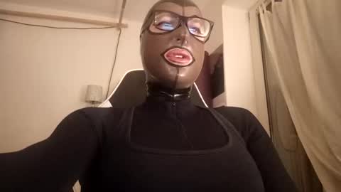 Snapshot of joanesxfree chatting on February 14, 2025, 11:20 pm The sweetest toy online show from February 14, 2025, 11:20 pm