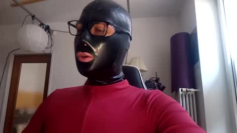 Snapshot of joanesxfree chatting on February 18, 2025, 11:55 am The sweetest toy online show from February 18, 2025, 11:55 am