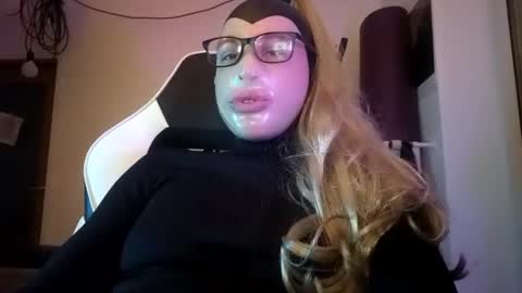 Snapshot of joanesxfree chatting on March 3, 2025, 11:24 pm The sweetest toy online show from March 3, 2025, 11:24 pm