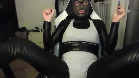 Snapshot of joanesxfree chatting on October 28, 2025, 9:06 pm The sweetest toy online show from October 28, 2025, 9:06 pm