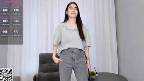 Mia online show from January 4, 2025, 12:05 pm