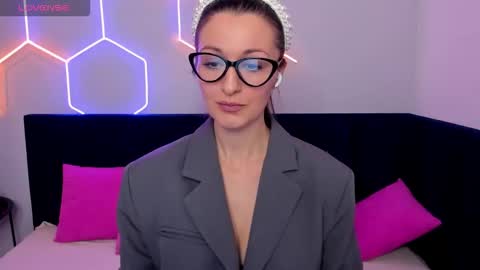 Snapshot of joannelson chatting on December 19, 2025, 1:45 am Joan online show from December 19, 2025, 1:45 am