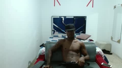 joao_leao online show from October 14, 2025, 6:42 pm