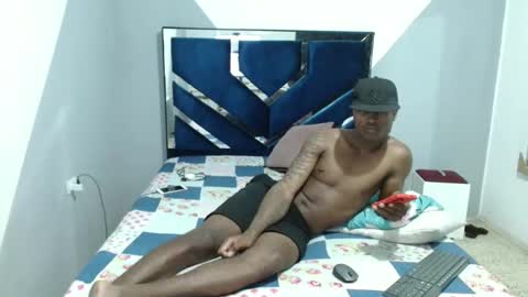 joao_leao online show from November 12, 2025, 2:56 am