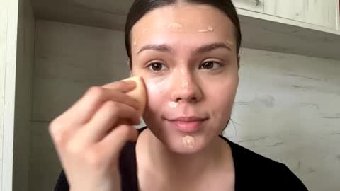 Snapshot of jodeesolarz chatting on April 20, 2026, 9:45 am Mila online show from April 20, 2026, 9:45 am