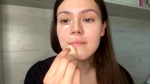 Snapshot of jodeesolarz chatting on April 23, 2026, 10:14 am Mila online show from April 23, 2026, 10:14 am