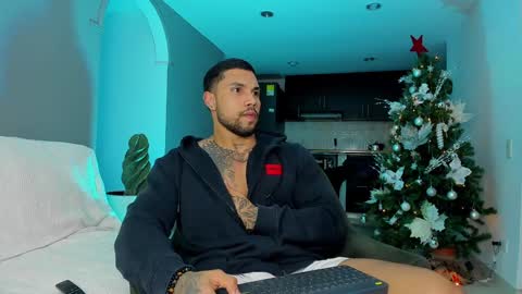 Snapshot of joe_esthetic chatting on December 17, 2024, 12:45 am joe_esthetic online show from December 17, 2024, 12:45 am