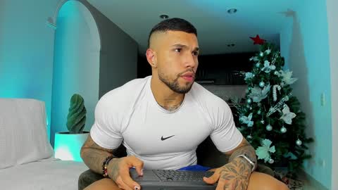 Snapshot of joe_esthetic chatting on December 20, 2024, 11:47 pm joe_esthetic online show from December 20, 2024, 11:47 pm