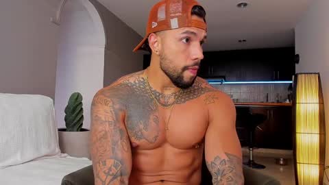 Snapshot of joe_esthetic chatting on January 31, 2025, 10:42 pm joe_esthetic online show from January 31, 2025, 10:42 pm