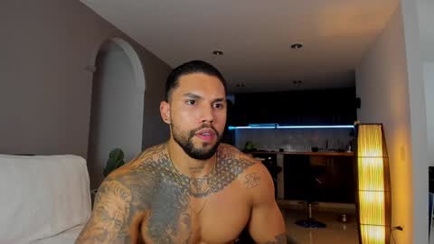 Snapshot of joe_esthetic chatting on February 1, 2025, 1:44 am joe_esthetic online show from February 1, 2025, 1:44 am