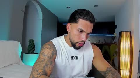 Snapshot of joe_esthetic chatting on February 27, 2025, 12:43 am joe_esthetic online show from February 27, 2025, 12:43 am