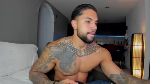 Snapshot of joe_esthetic chatting on October 8, 2025, 1:03 am joe_esthetic online show from October 8, 2025, 1:03 am