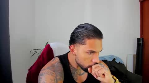 Snapshot of joe_esthetic chatting on October 15, 2025, 12:27 pm joe_esthetic online show from October 15, 2025, 12:27 pm