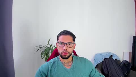 Snapshot of joe_esthetic chatting on October 16, 2025, 12:39 pm joe_esthetic online show from October 16, 2025, 12:39 pm