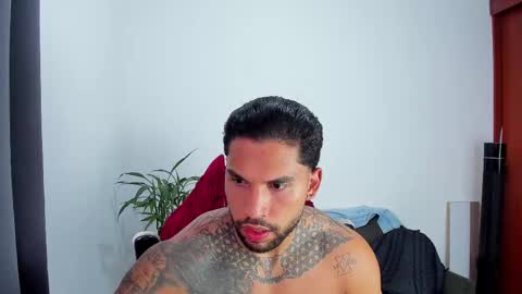 Snapshot of joe_esthetic chatting on October 28, 2025, 10:23 pm joe_esthetic online show from October 28, 2025, 10:23 pm