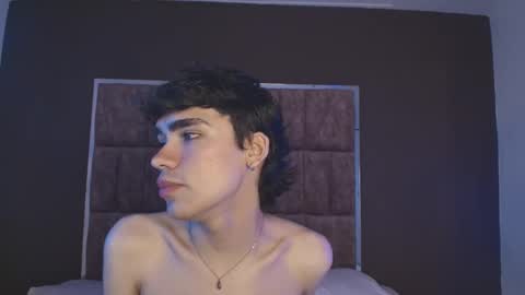 joecollins_ online show from November 4, 2025, 11:48 pm