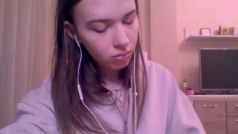 Jennifer online show from March 26, 2026, 6:02 pm