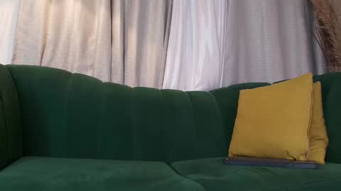     online show from February 7, 2025, 5:10 am