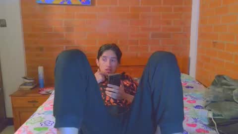 johan70nsexy online show from December 3, 2025, 5:04 am