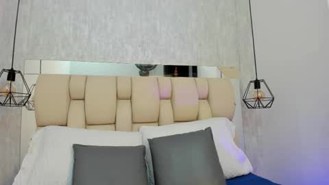 Johan  online show from October 6, 2025, 11:40 am