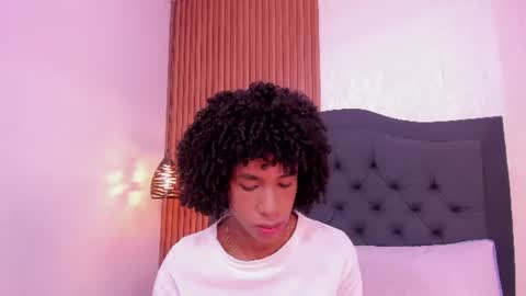 Snapshot of johan_gz_ chatting on June 20, 2026, 11:35 am Johan online show from June 20, 2026, 11:35 am