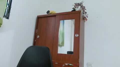 Snapshot of johan_kitten chatting on May 31, 2026, 6:42 pm johan online show from May 31, 2026, 6:42 pm