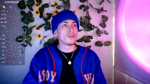 johan_parker222 online show from September 23, 2025, 7:39 pm