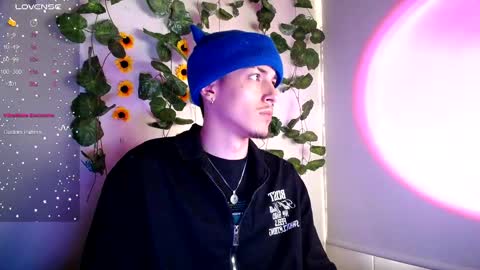 johan_parker222 online show from September 27, 2025, 9:20 pm