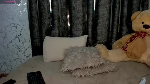 johana fox online show from February 11, 2025, 10:15 am