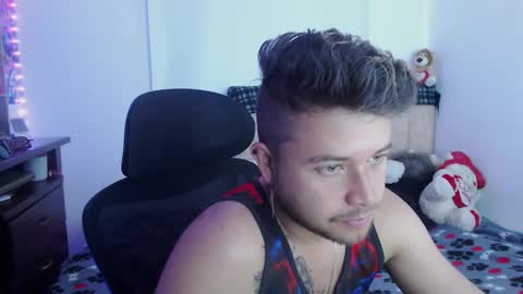 JOHAN independient model online show from September 16, 2025, 2:51 pm