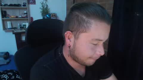 Snapshot of johanleonsweetboy chatting on June 15, 2026, 11:29 pm JOHAN independient model online show from June 15, 2026, 11:29 pm