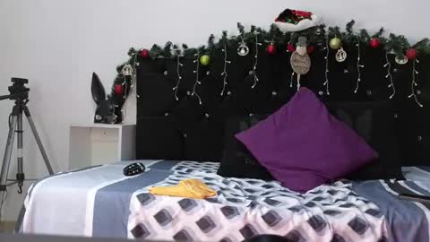 John  online show from December 17, 2024, 11:06 am